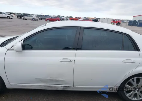 2008 Toyota Avalon Xl z USA, uszkodzony, nr VIN 4T1BK36B28U279111